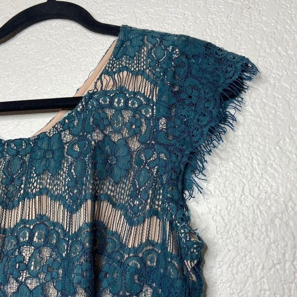 ANTHROPOLOGIE Maeve Emerald Green Lace Elsa Peplum Waist Dress Size Small - Picture 6 of 8